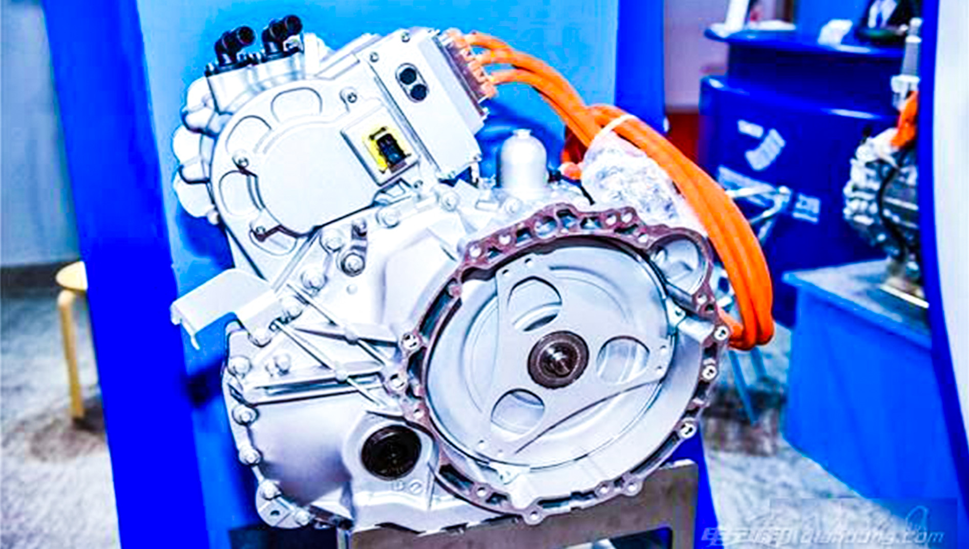 新能源汽車驅(qū)動(dòng)電機(jī)結(jié)構(gòu)與工作原理