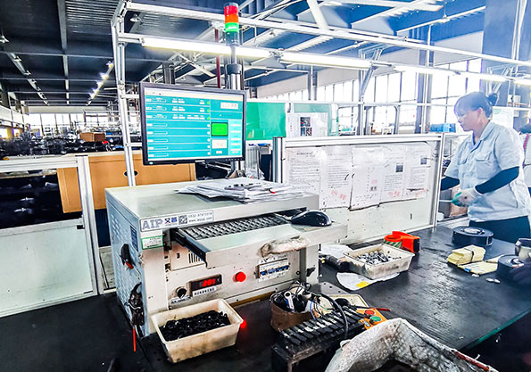 風(fēng)機(jī)電機(jī)綜合測(cè)試系統(tǒng)應(yīng)用現(xiàn)場