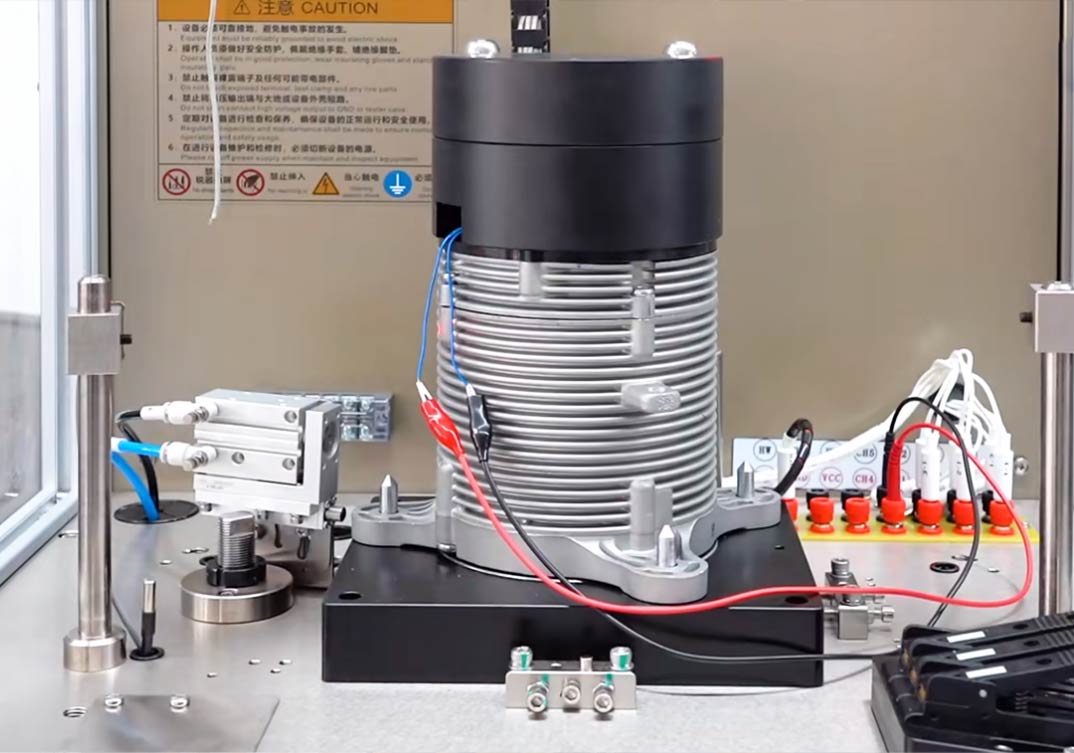 中置驅(qū)動(dòng)電機(jī)測(cè)試系統(tǒng)應(yīng)用現(xiàn)場(chǎng)—AIP艾普