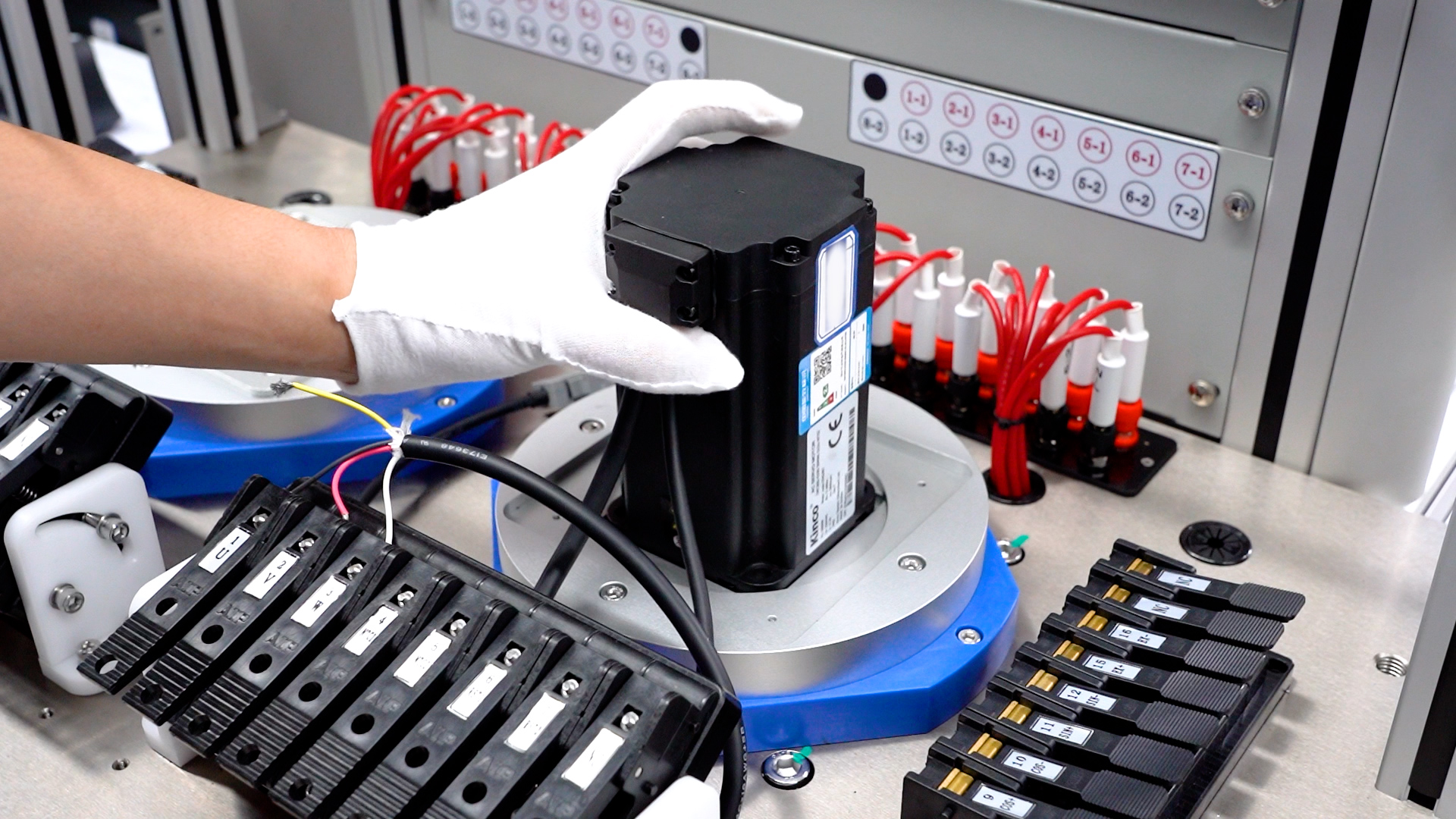 伺服電機(jī)測試系統(tǒng)應(yīng)用現(xiàn)場—AIP艾普